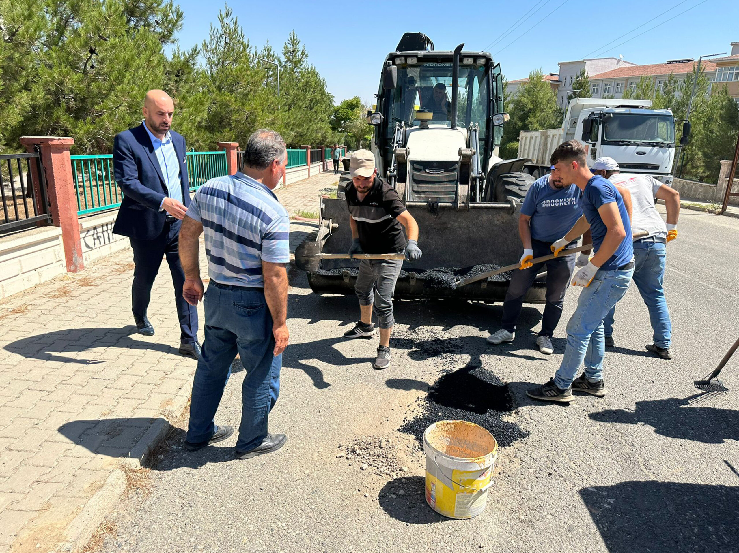 YOL ÇALIŞMALARIMIZ HIZ KESMEDEN DEVAM EDİYOR